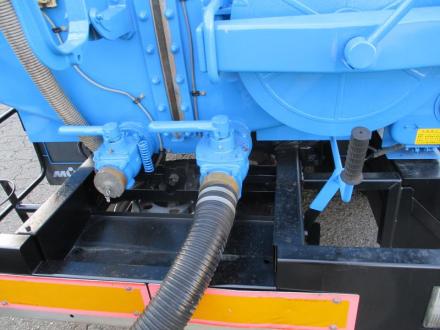 ３.５００Ｌ　バキュームカー