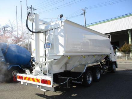 有藤商店 中古トラック 飼料運搬車 ３軸車 ２デフ 餌バルク