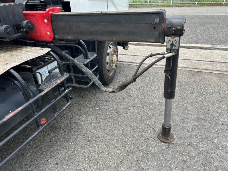 増トン　３軸車　２デフ　ユニパルクレーン付
