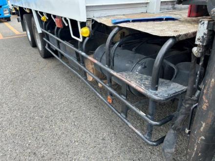 増トン　３軸車　２デフ　ユニパルクレーン付
