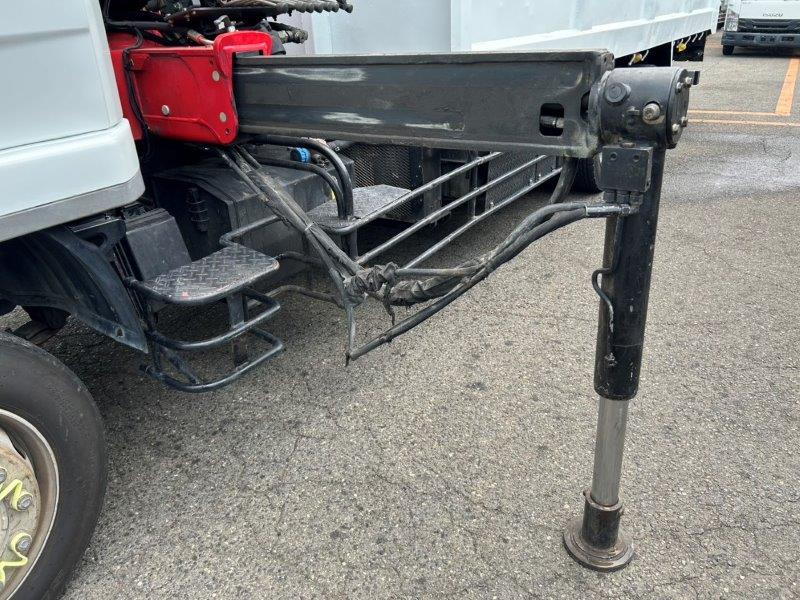 増トン　３軸車　２デフ　ユニパルクレーン付