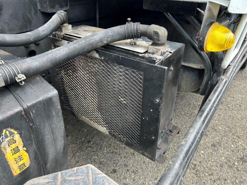 増トン　３軸車　２デフ　ユニパルクレーン付