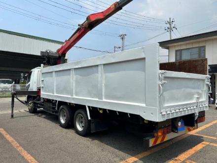 増トン　３軸車　２デフ　ユニパルクレーン付
