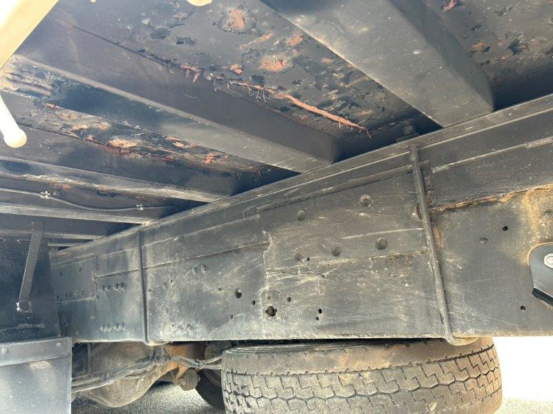 増トン　３軸車　２デフ　ユニパルクレーン付