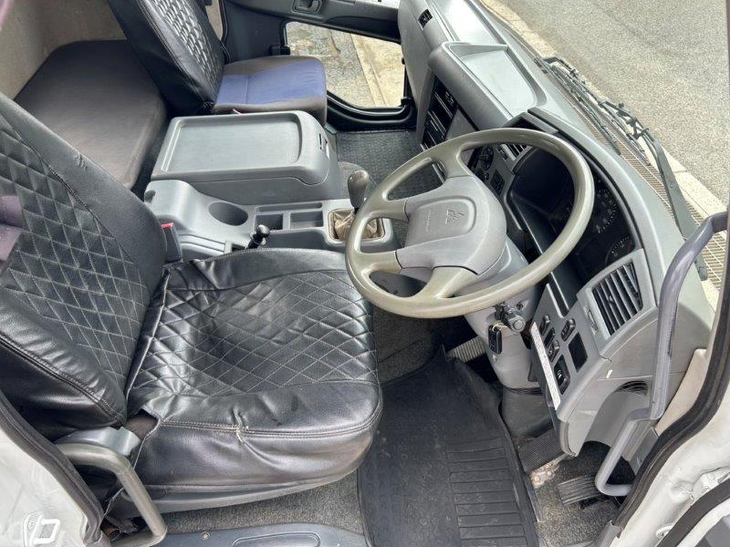 増トン　３軸車　２デフ　ユニパルクレーン付