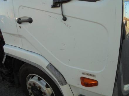 増トン　３軸車　２デフ　ユニパルクレーン付