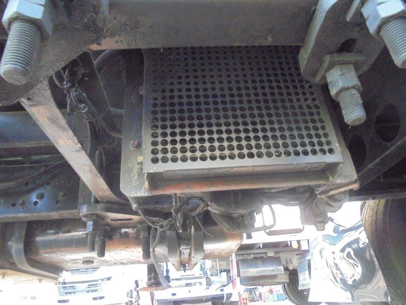 増トン　３軸車　２デフ　ヒアブクレーン付