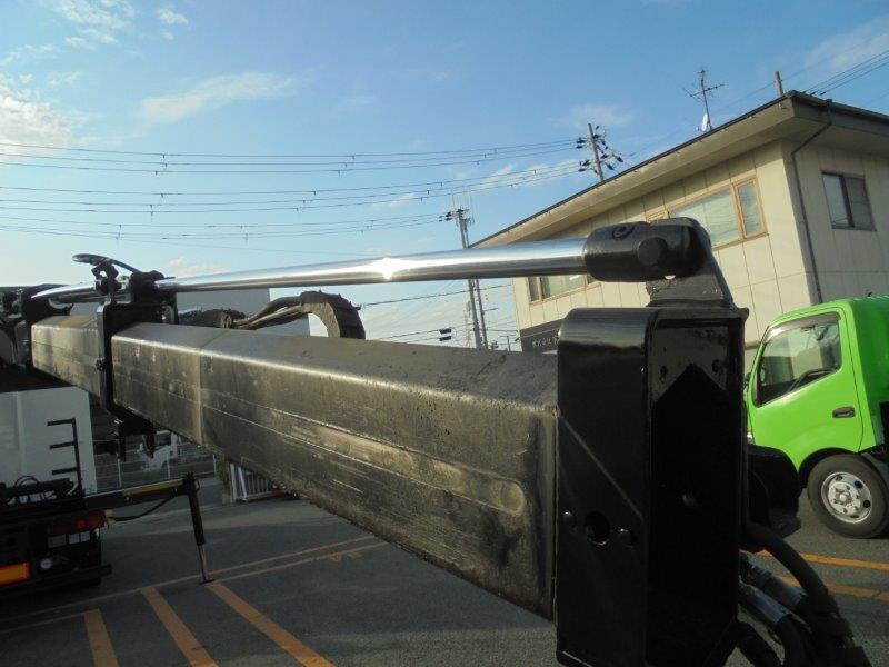 増トン　３軸車　２デフ　ヒアブクレーン付