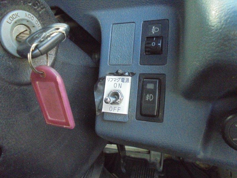 増トン　３軸車　２デフ　ヒアブクレーン付