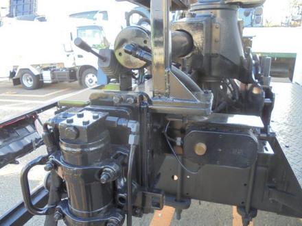増トン　３軸車　２デフ　ヒアブクレーン付
