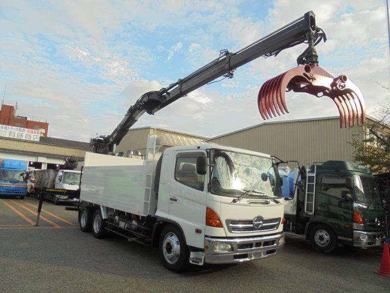増トン　３軸車　２デフ　ヒアブクレーン付