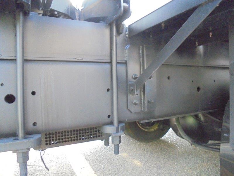 増トン　３軸車　２デフ　ヒアブクレーン付