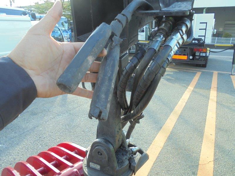 増トン　３軸車　２デフ　ヒアブクレーン付