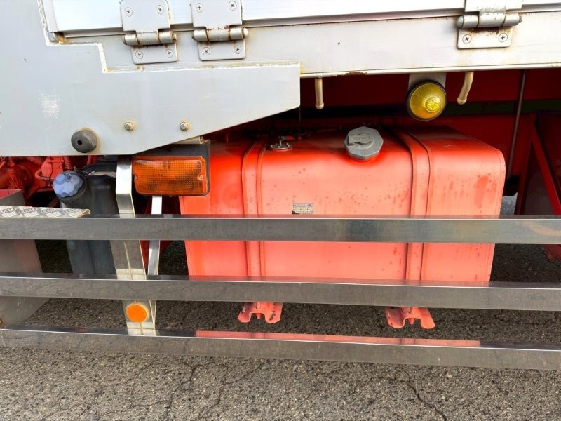 増トン　クレーン付アルミ平ボデー