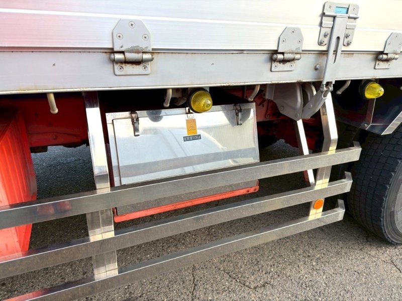 増トン　クレーン付アルミ平ボデー