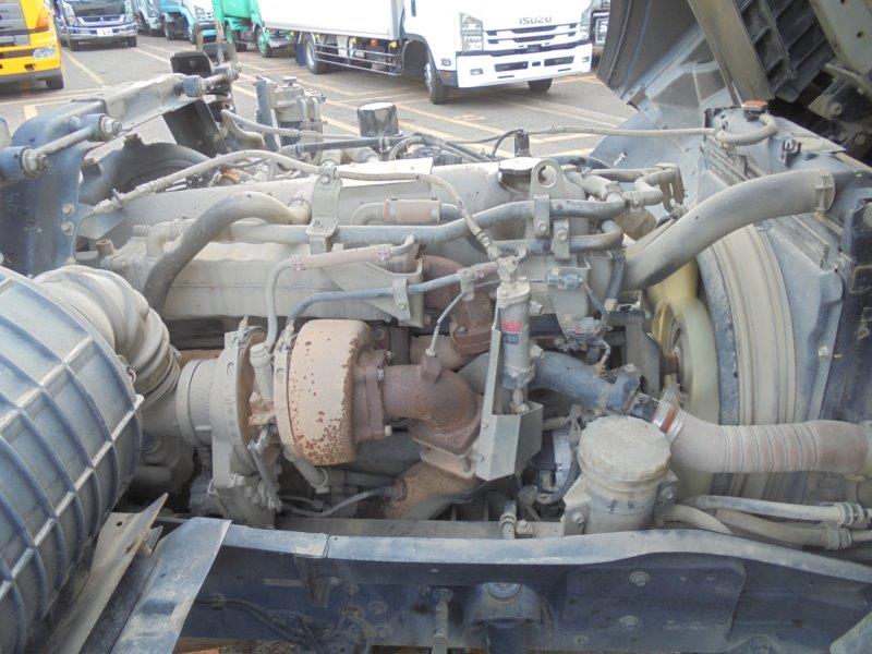 ３軸車　２デフ　土砂ダンプ