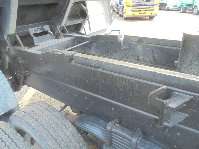 ３軸車　２デフ　土砂ダンプ