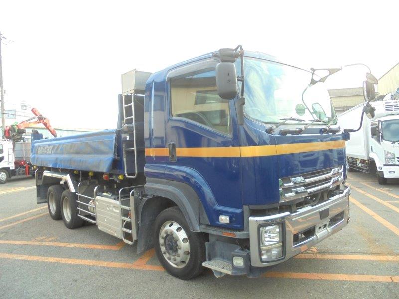 ３軸車　２デフ　土砂ダンプ