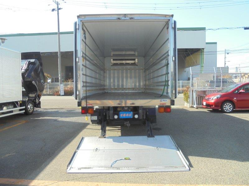 ４t　ワイド　格納ゲート付　冷凍バン