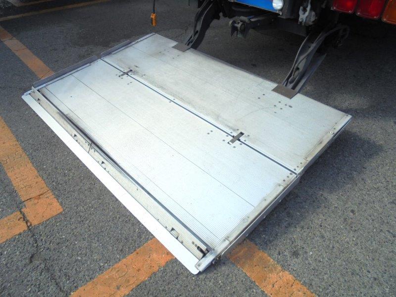 増々トン　ワイド　格納ゲート付　冷凍バン