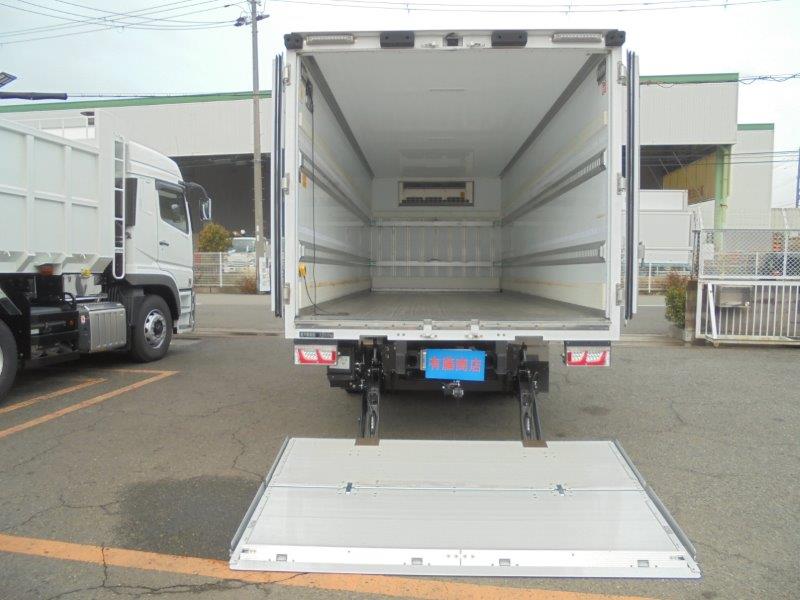 ４t　ワイド　格納ゲート付　冷凍バン