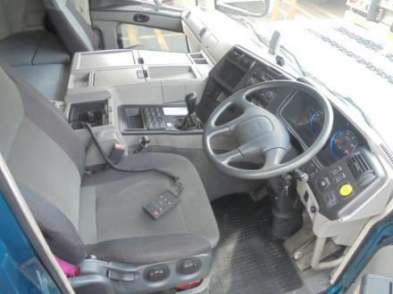 25t仕様　4軸低床　アルミウイング