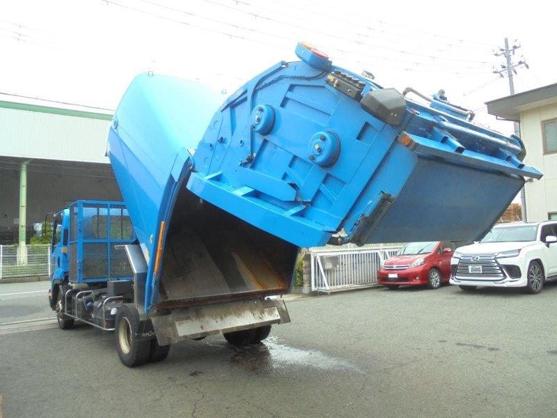 8.2m3　巻き込み式　パッカー