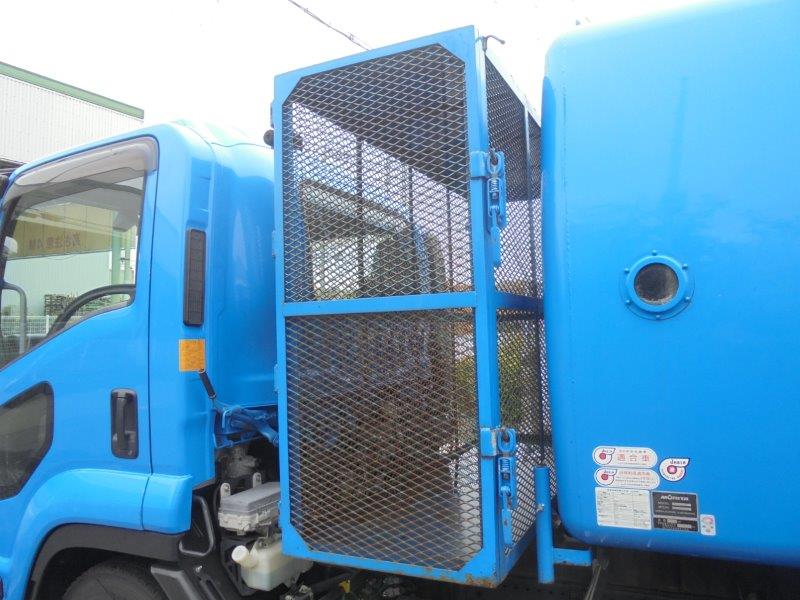 8.2m3　巻き込み式　パッカー