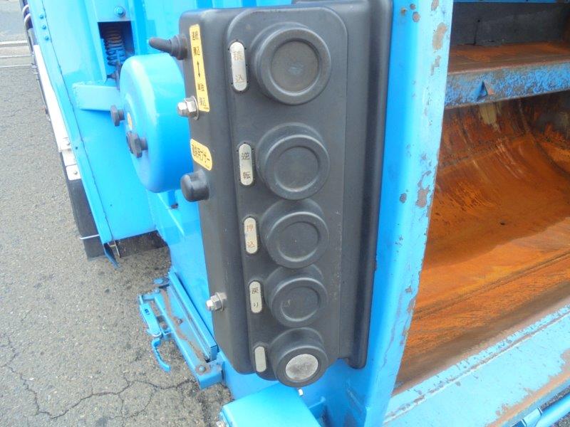 8.2m3　巻き込み式　パッカー