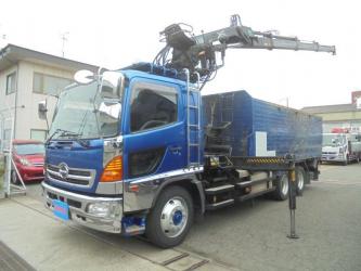 増トン　３軸車　２デフ　ヒアブクレーン付