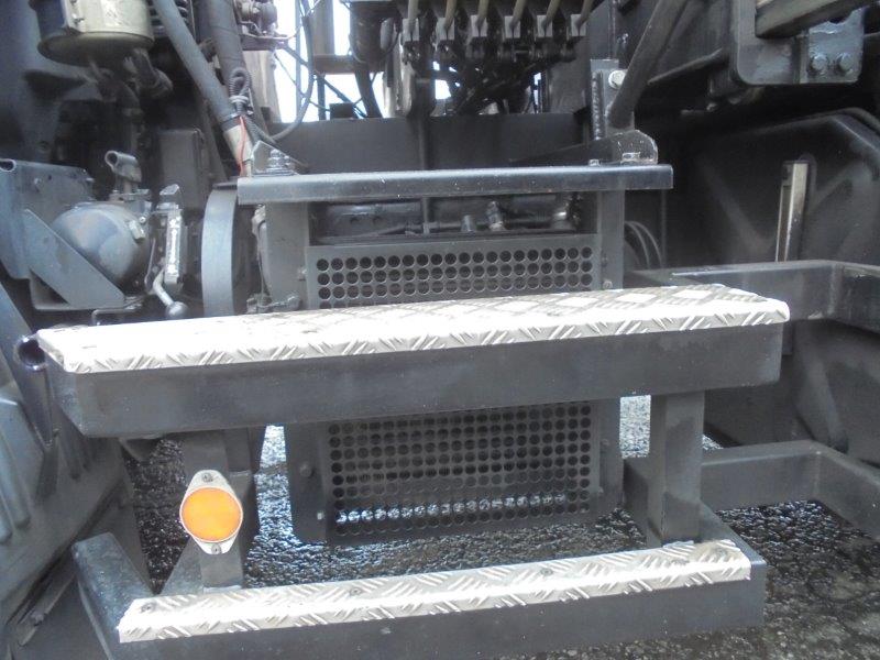 増トン　３軸車　２デフ　ヒアブクレーン付