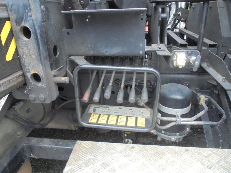 増トン　３軸車　２デフ　ヒアブクレーン付