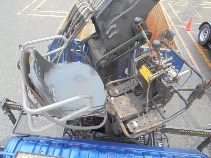 増トン　３軸車　２デフ　ヒアブクレーン付