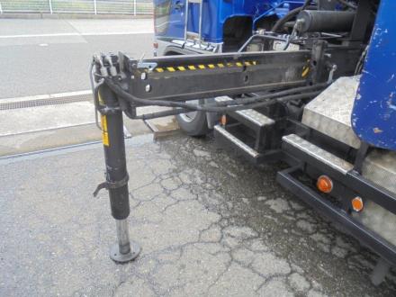 増トン　３軸車　２デフ　ヒアブクレーン付