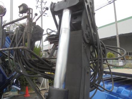 増トン　３軸車　２デフ　ヒアブクレーン付