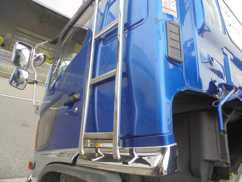 増トン　３軸車　２デフ　ヒアブクレーン付