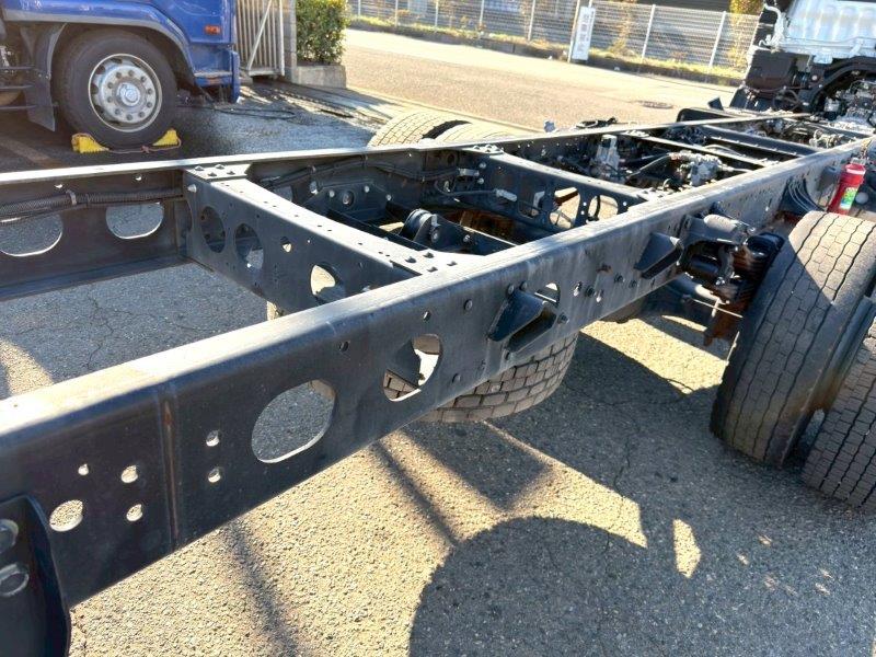 増々トン　ワイド　シャシ　L＝7.2ベース