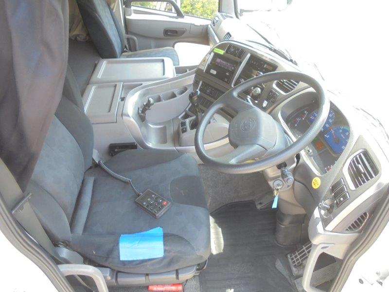 25t仕様　4軸低床　コンテナ車