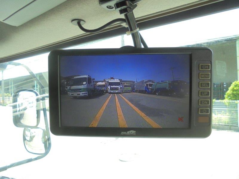 25t仕様　4軸低床　コンテナ車