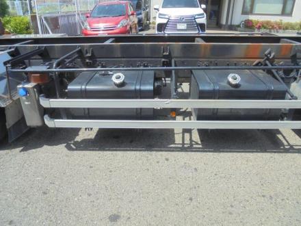 25t仕様　4軸低床　コンテナ車