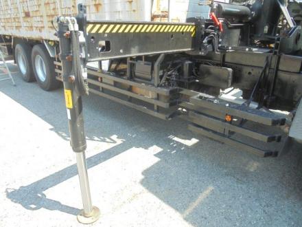 25t仕様　３軸高床　２デフ　ヒアブ付スクラップボデー