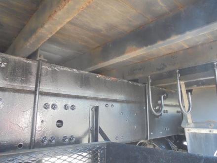 25t仕様　３軸高床　２デフ　ヒアブ付スクラップボデー