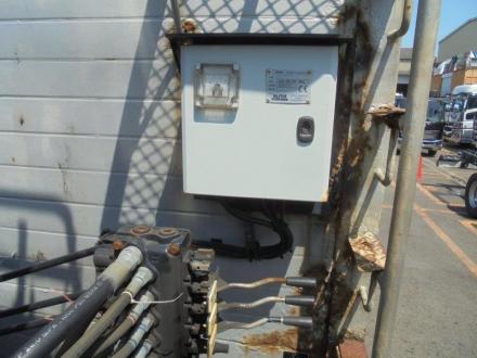 25t仕様　３軸高床　２デフ　ヒアブ付スクラップボデー