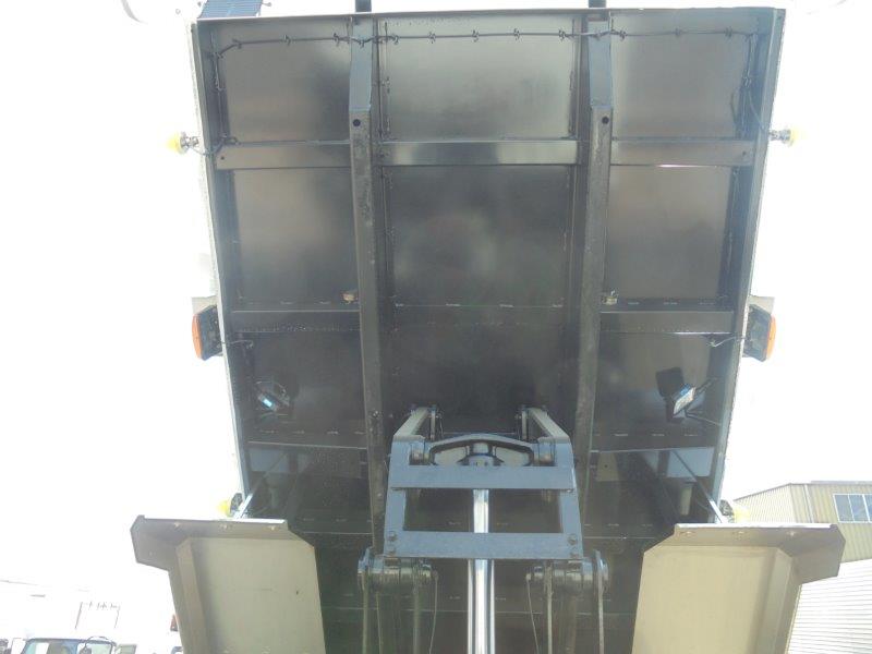 １０t　深ダンプ　未使用車