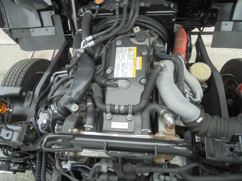 ４ｔ　冷凍バン　格納ゲート付　リヤシャッター