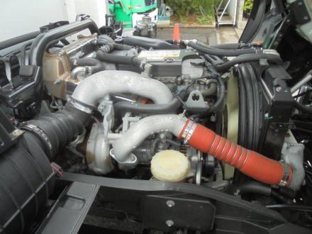 ４ｔ　冷凍バン　格納ゲート付　リヤシャッター