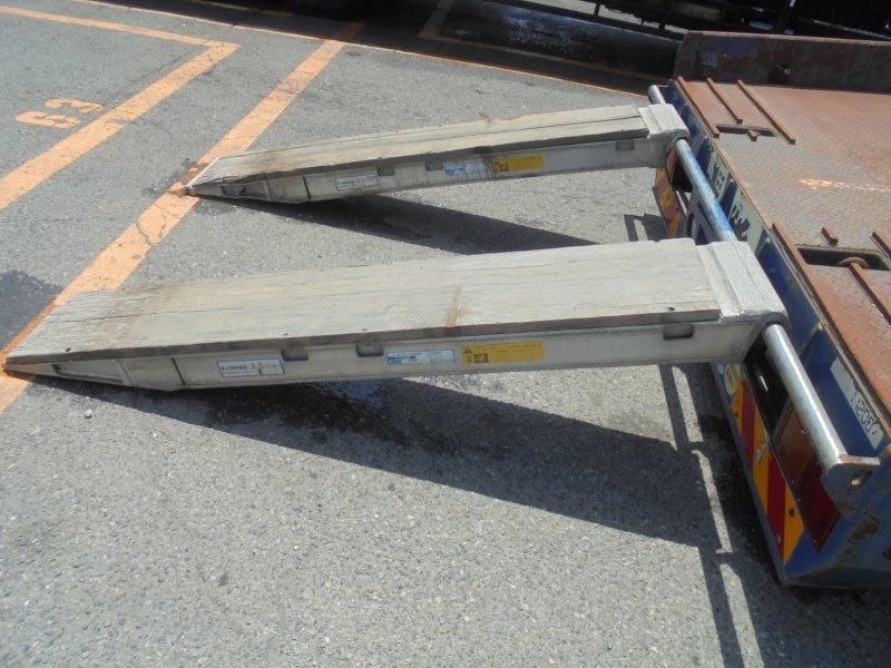 ３軸車　２デフ　ダンプローダー