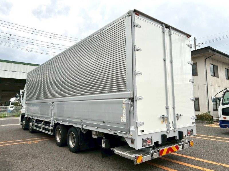 25ｔ仕様　４軸低床　格納ゲート付　アルミウイング