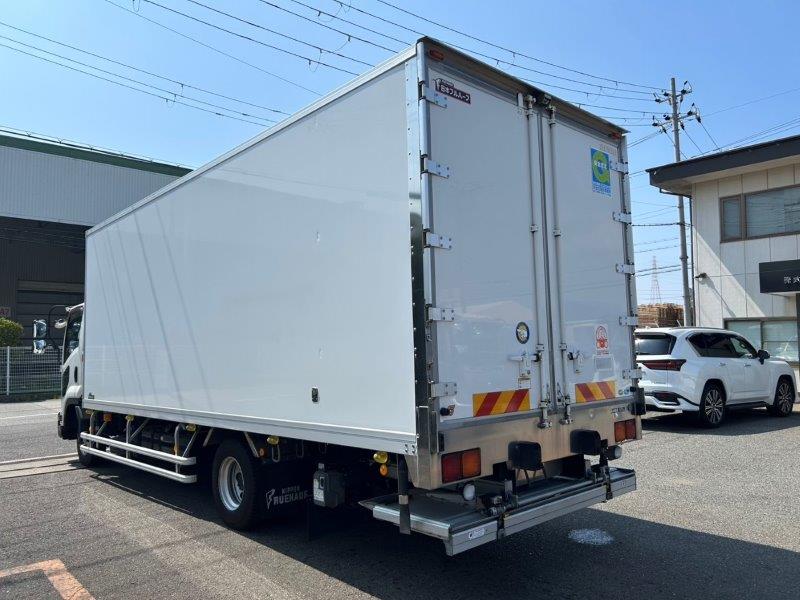 ４t　ワイド　格納ゲート付　冷凍バン