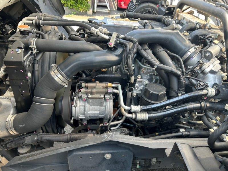 ４t　ワイド　格納ゲート付　冷凍バン
